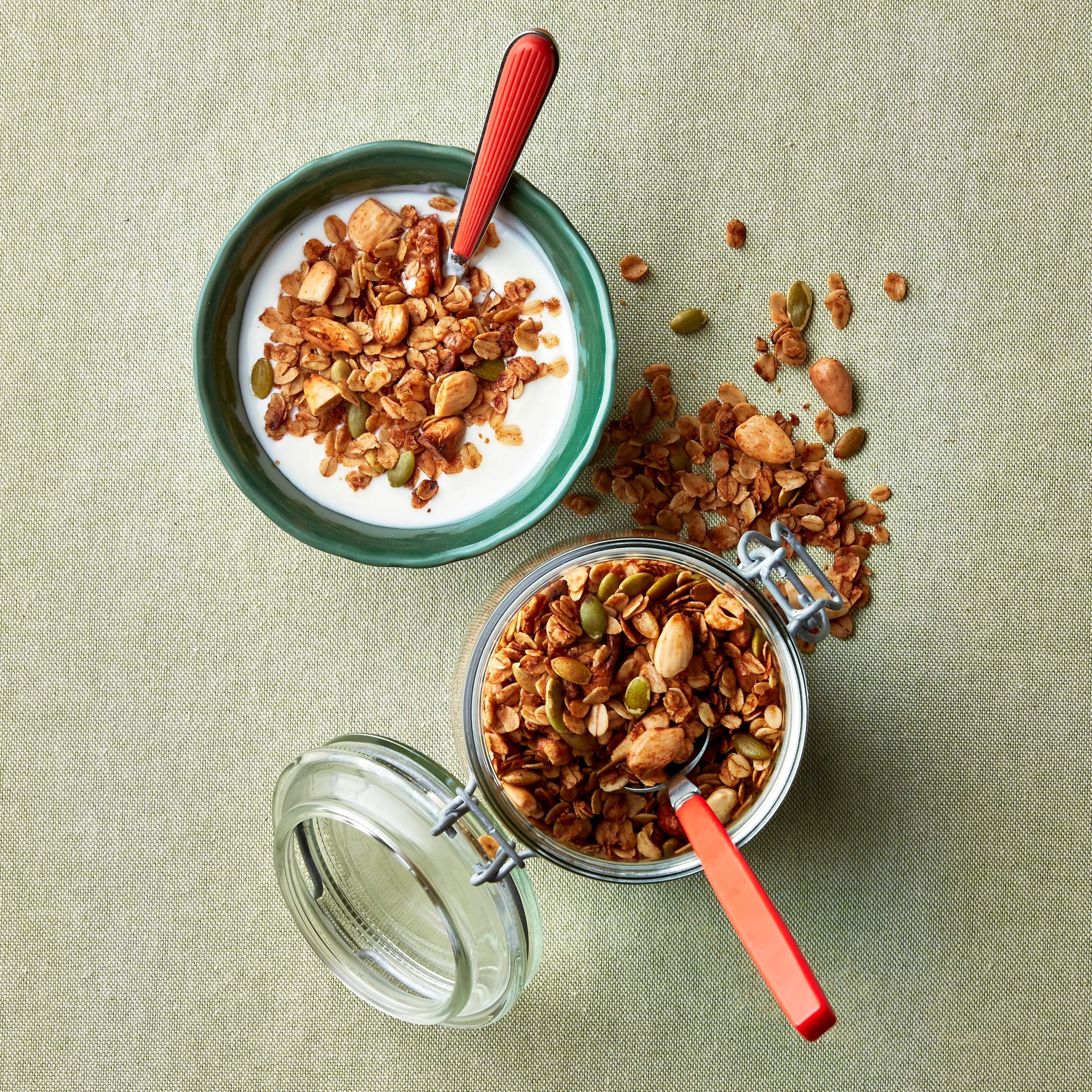 Granola met kaneel en mandarijn