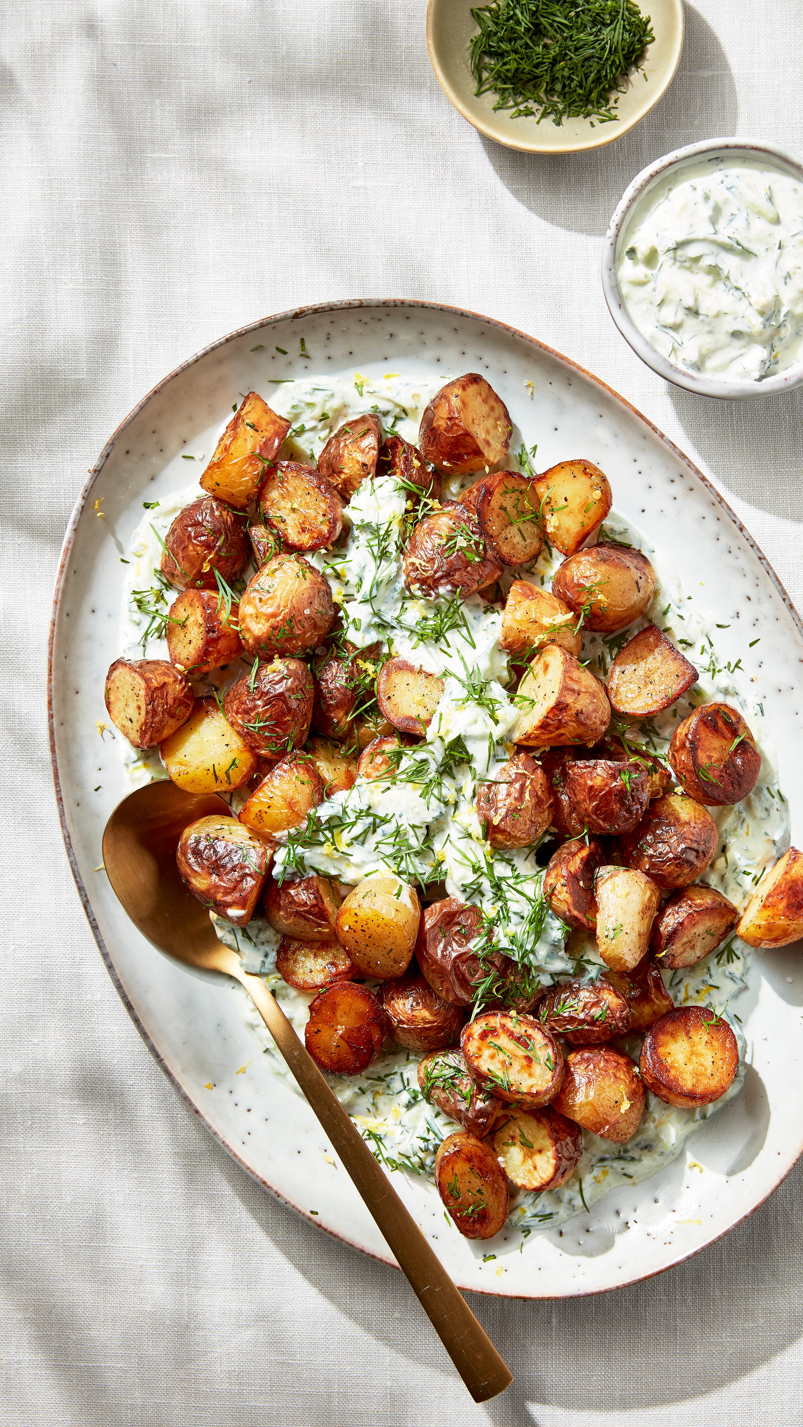 Crispy aardappels met romige tzatziki