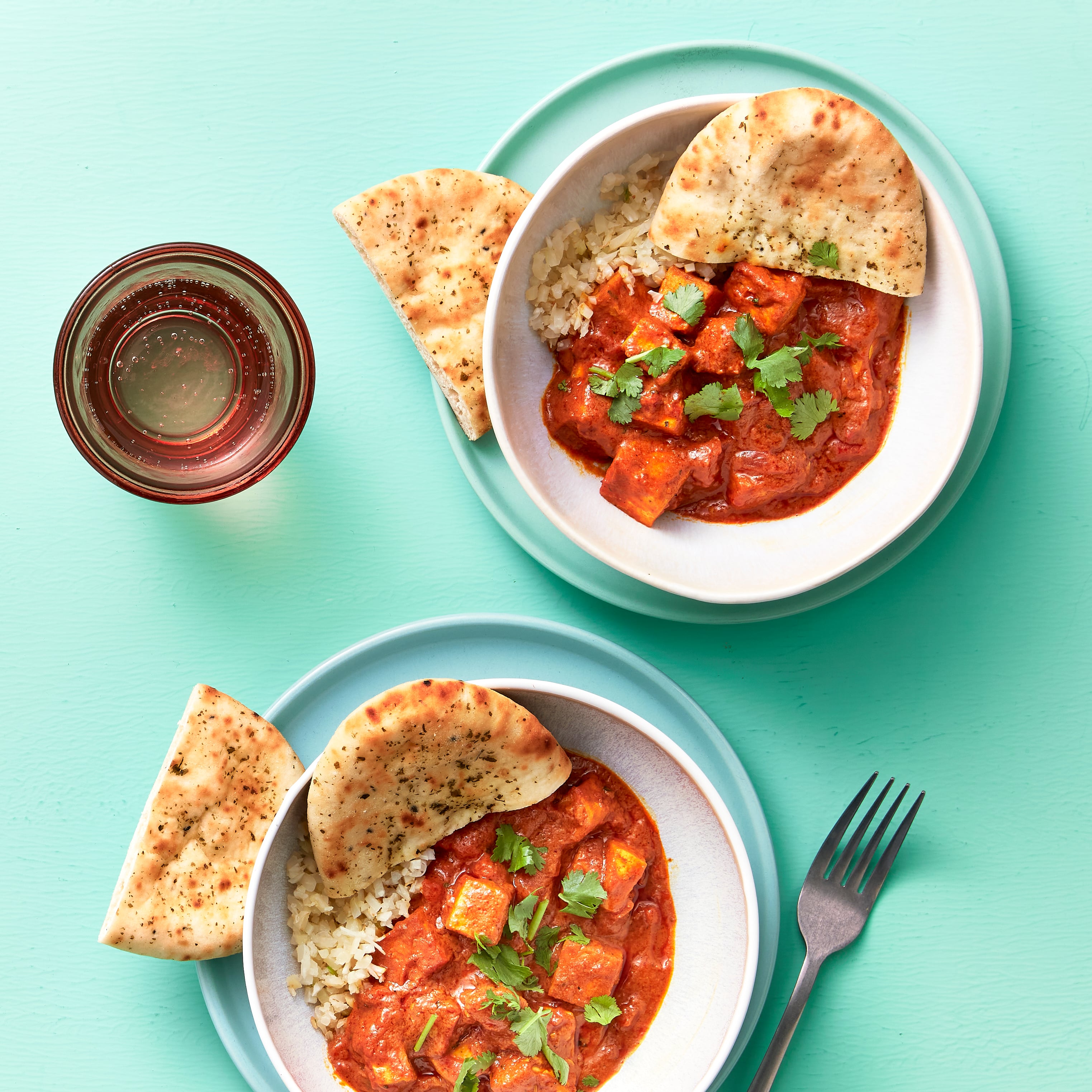 Indiase tofucurry met tomaat en bloemkoolrijst