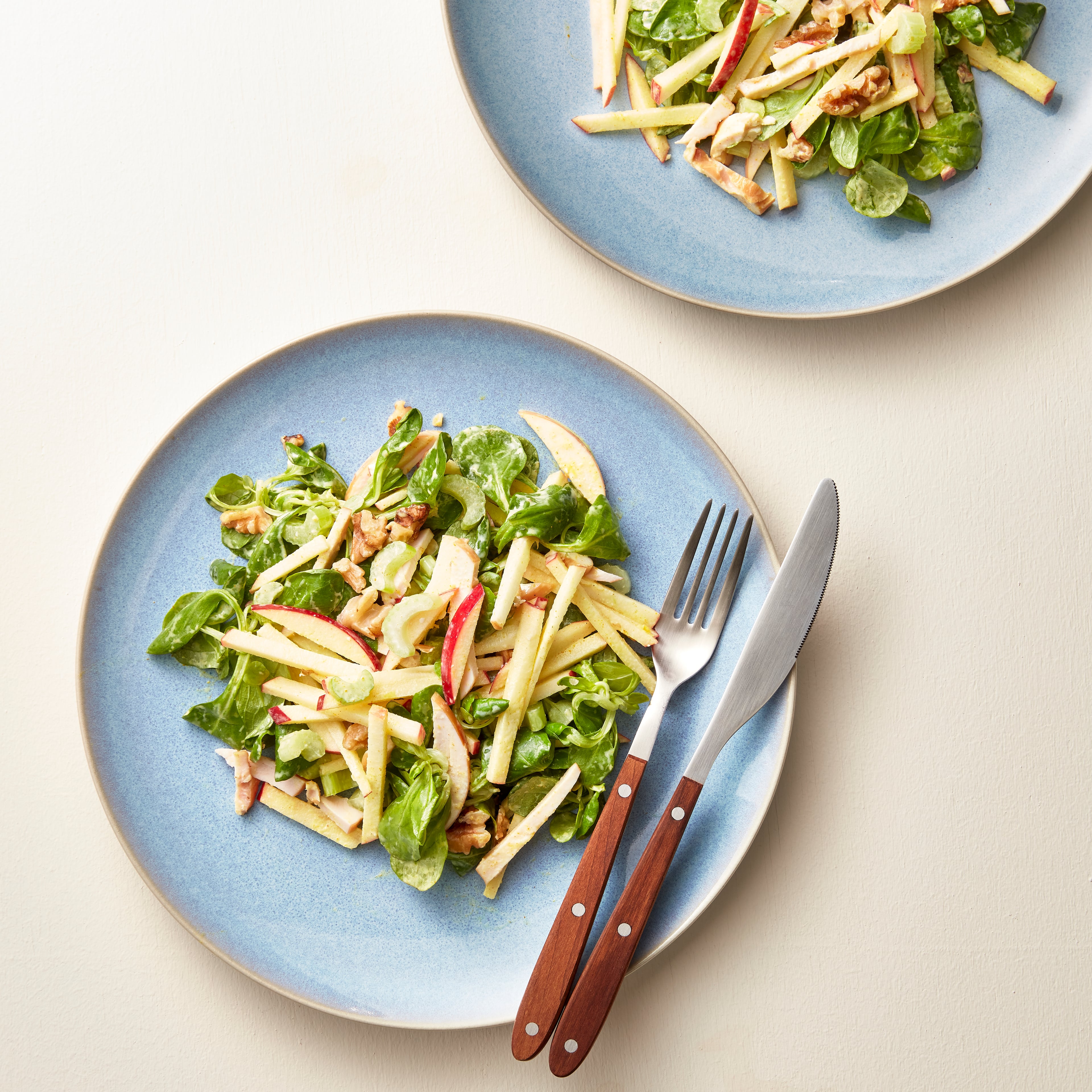Waldorfsalade met appel en kip