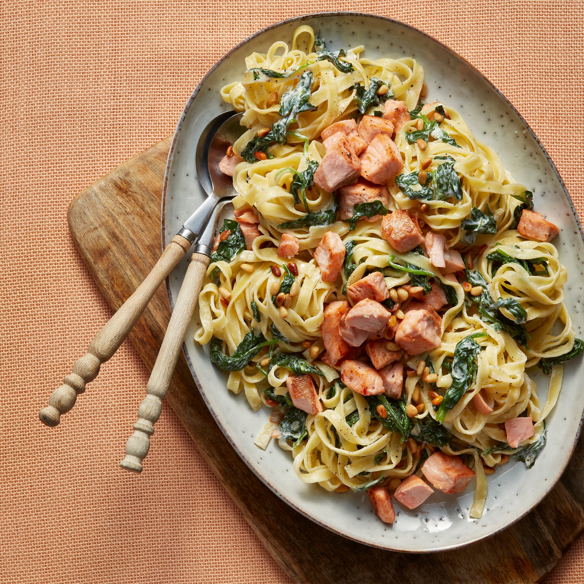Pasta met zalm en spinazie