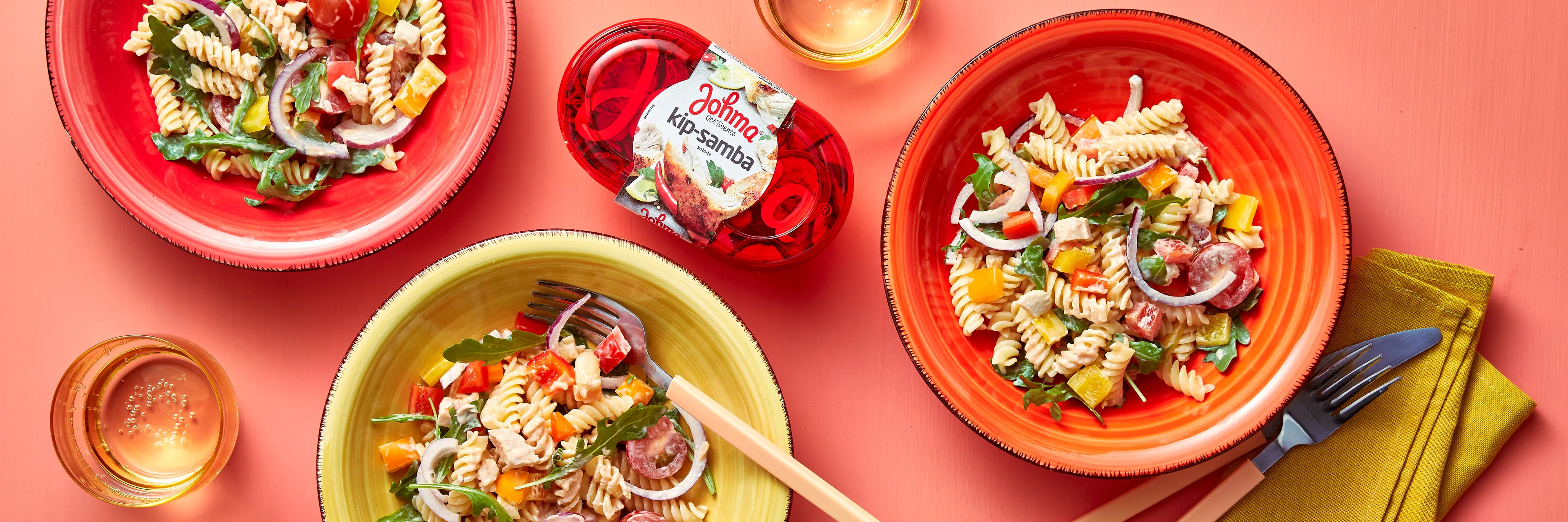 Koude pastasalade met kip-samba